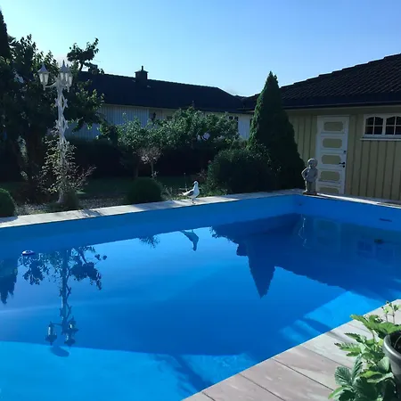 Pool & Sauna Daypass Only *